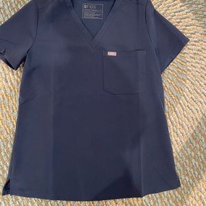 FIGS SCRUB TOP